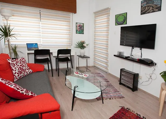 Artemis 3, Beachfront Boutique