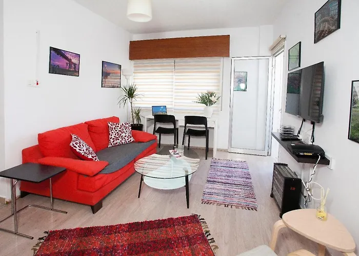 Artemis 3, Beachfront Boutique