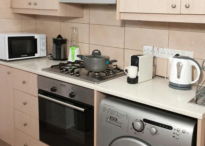 Artemis 3, Beachfront Boutique * 레메소스