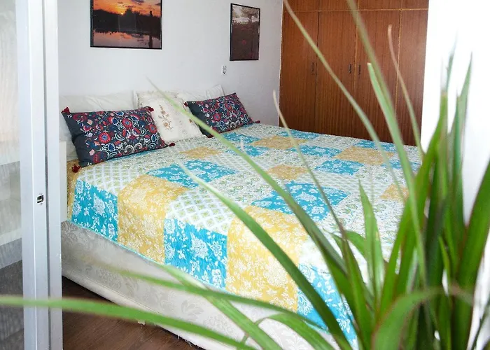 Artemis 3, Beachfront Boutique * 레메소스