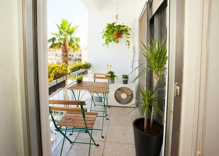 Artemis 3, Beachfront Boutique 아파트 *