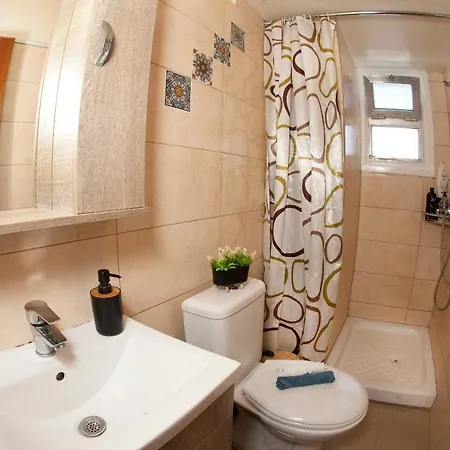Artemis 3, Beachfront Boutique * Лимасол